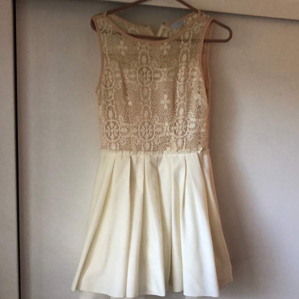 Women’s dress